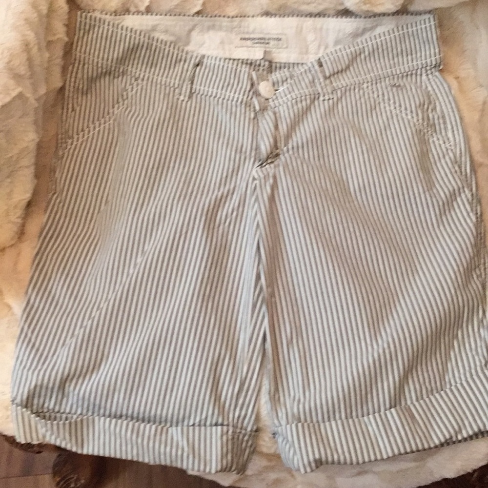 Abercrombie and Fitch long shorts Size 6.